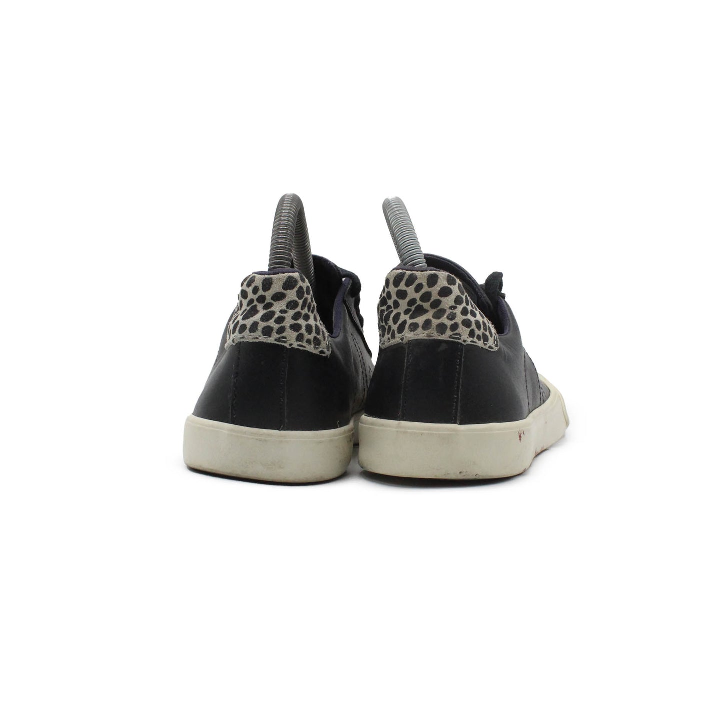 VEJA BLACK SHOE