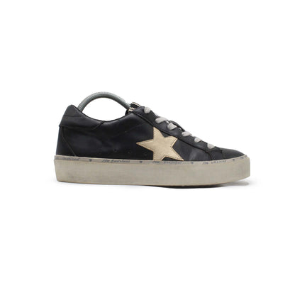 SHU SHOP BLACK SNEAKER