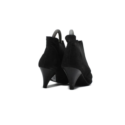 CLASSIC BLACK CONE HEEL