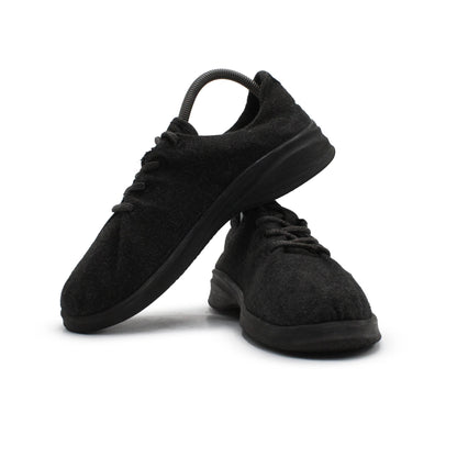 JSPORT BLACK TRAINER