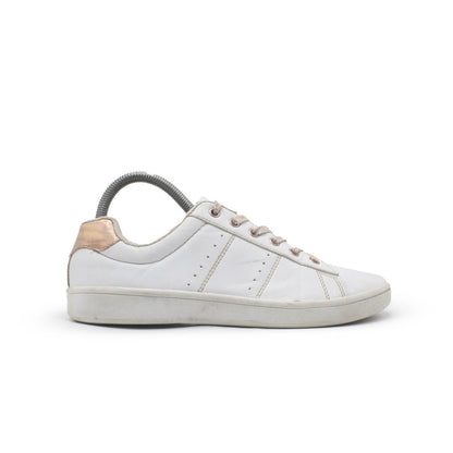 CLASSIC WHITE CASUAL SHOE