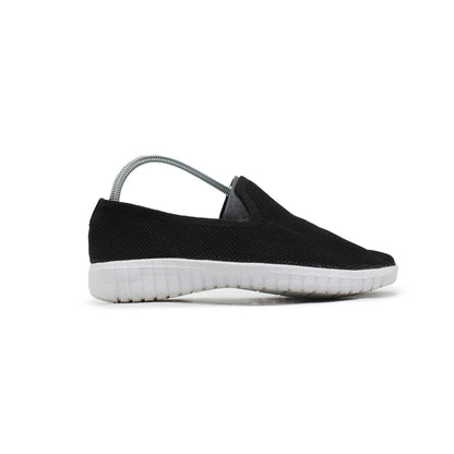 CLASSIC BLACK SLIP ON