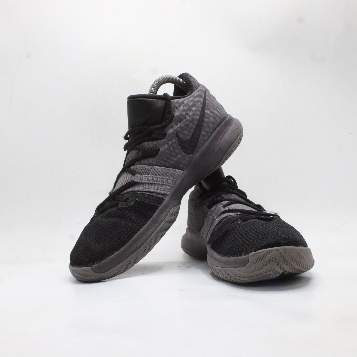 NIKE Kyrie Flytrap Black Gray Basketball Sneakers Men's