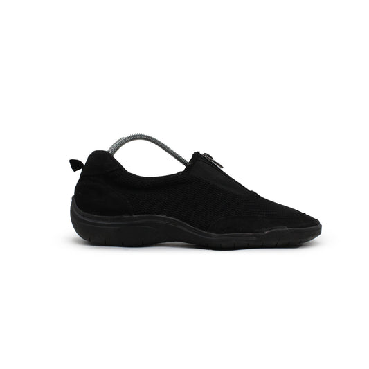 AK SPORT BLACK SLIP ON