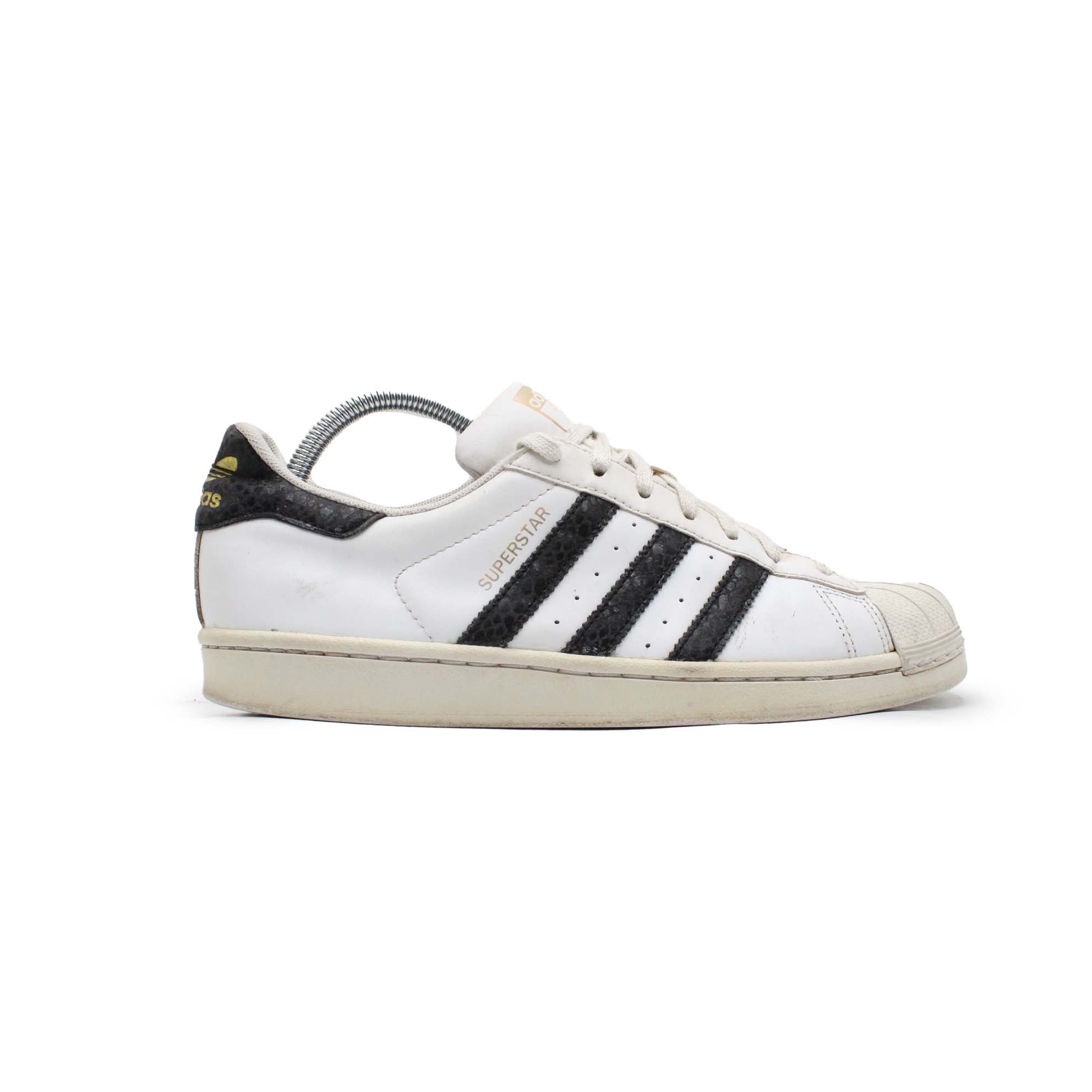 Adidas superstar hotsell shoes pakistan