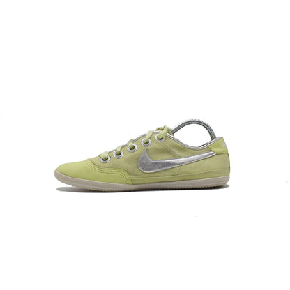 NIKE WMNS FLASH MACRO Casual Shoe