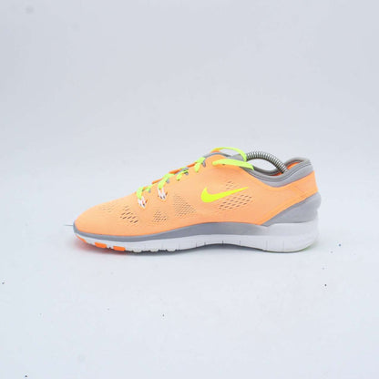 NIKE FREE TR FIT 5