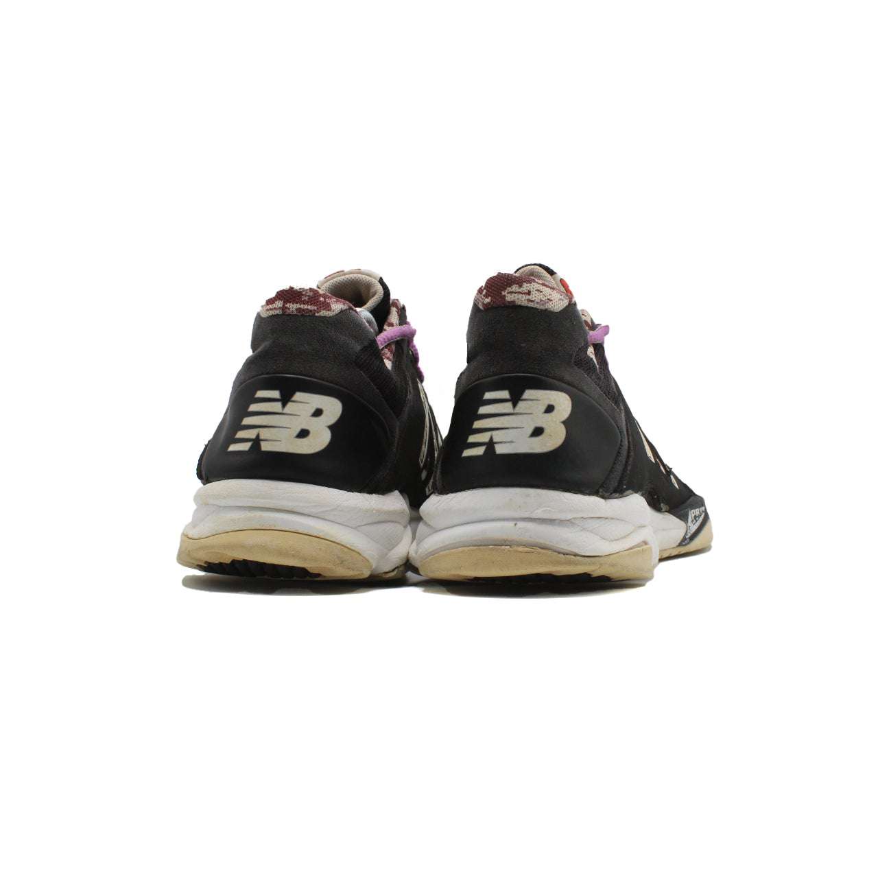 NEW BALANCE BASEBALL SHOE